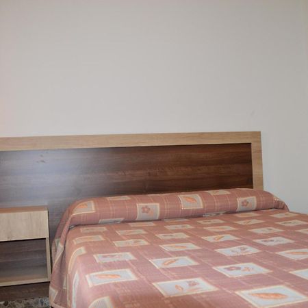 Labella - Hostal Rural Restaurante La Calahorra Esterno foto