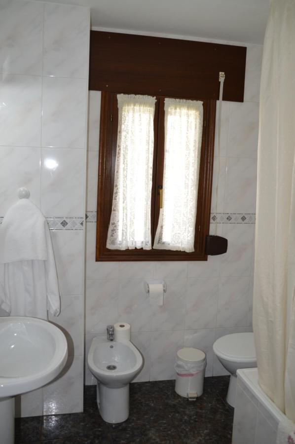 Labella - Hostal Rural Restaurante La Calahorra Esterno foto